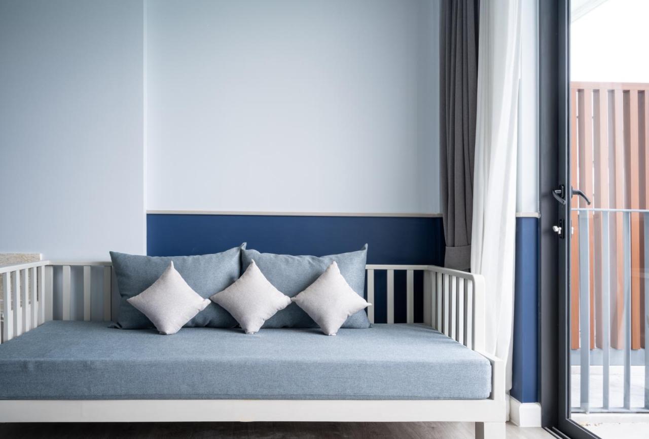 Seabed Grand Hotel Phuket - Sha Extra Plus Exterior photo A sofa bed